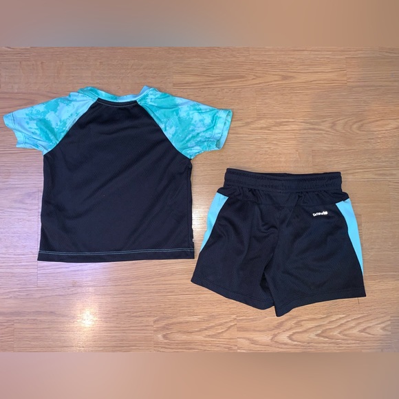 Dri-Fit Matching Set - Picture 2 of 3